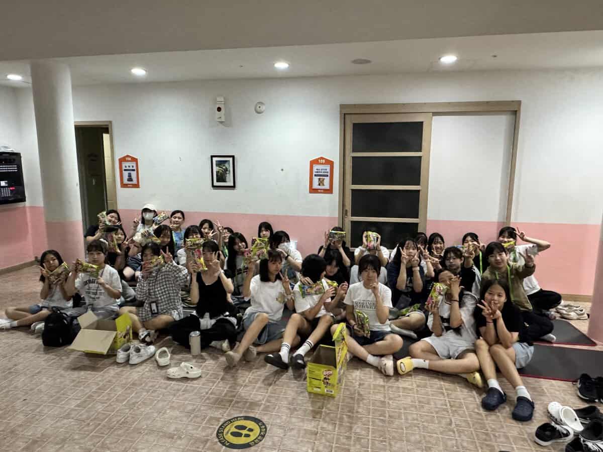 Water Heroの授業で水の大切さを学ぶ子どもたち