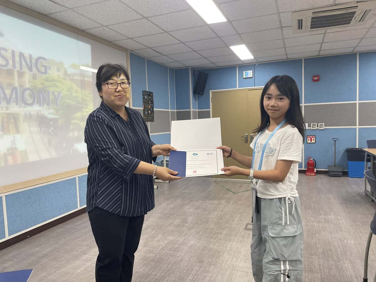 参加者全員で撮影した記念の集合写真