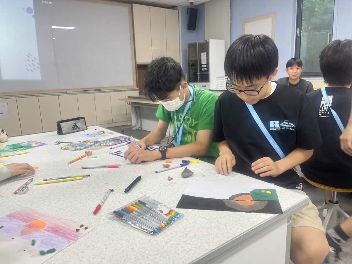 韓国の友達と一緒に過ごす子どもたちの様子
