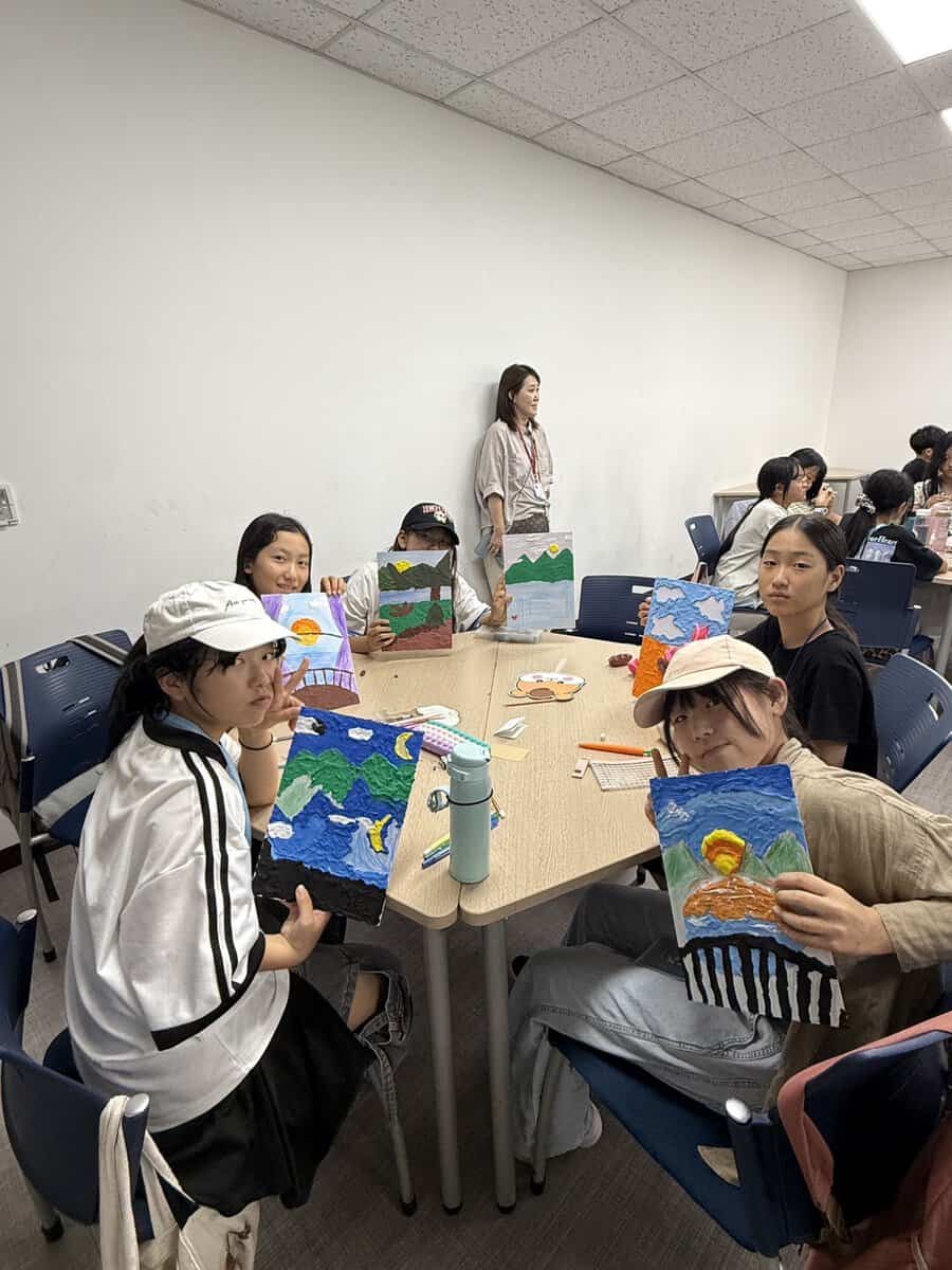 グループでクイズに挑戦する子どもたちの様子