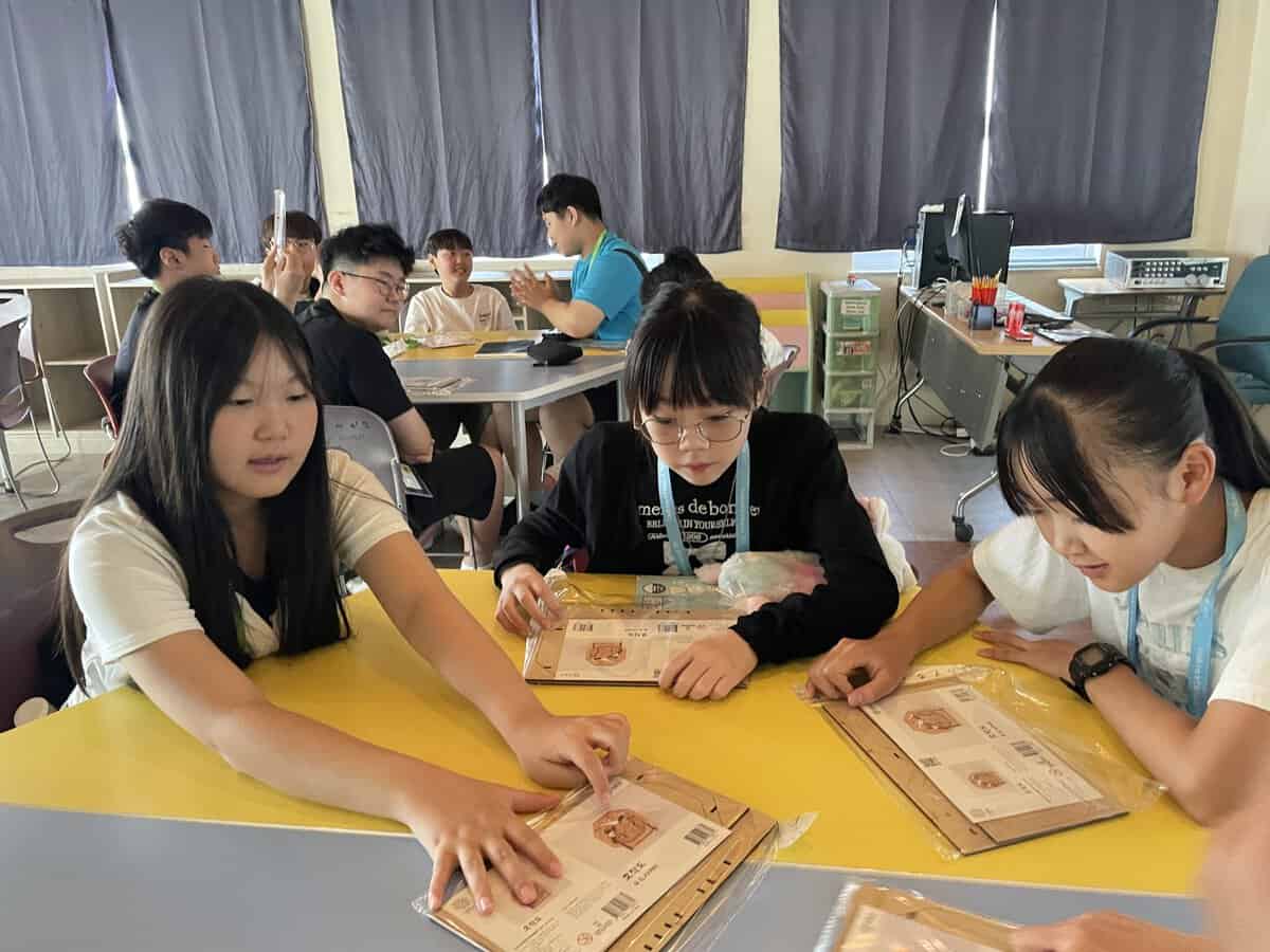 朝、元気に一日をスタートする子どもたちの様子