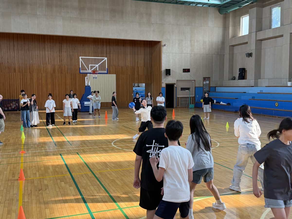 MADLABで物質の変化について学ぶ小学生